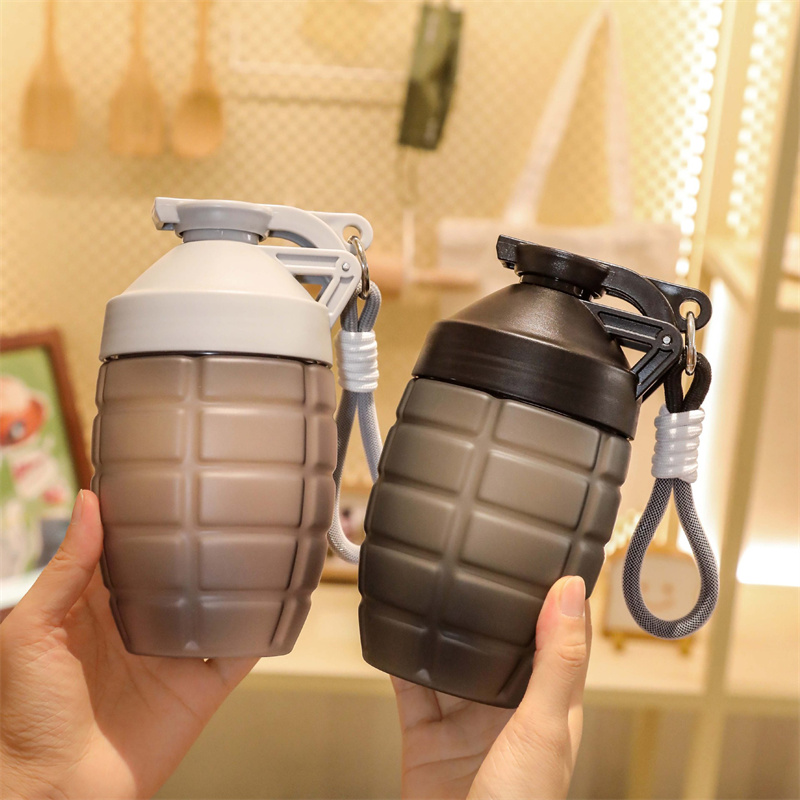 Fitness Nutrition Milk Shake - フィットネススポーツウォーターボトル、シンプルシェーカーカップ、プロテインパウダー栄養、大容量、ミクシェイクミキシングカップ、ファッション、600ml